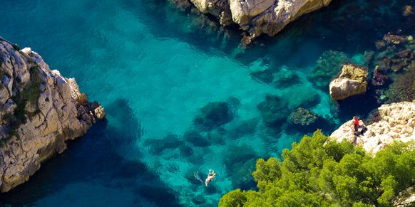 Excursion into calanque de Sugiton