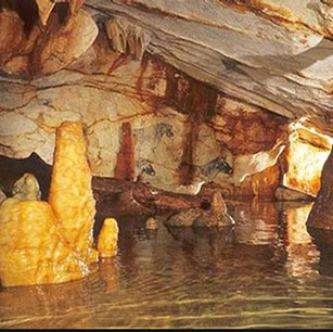 grotte dans le parc national des calanques